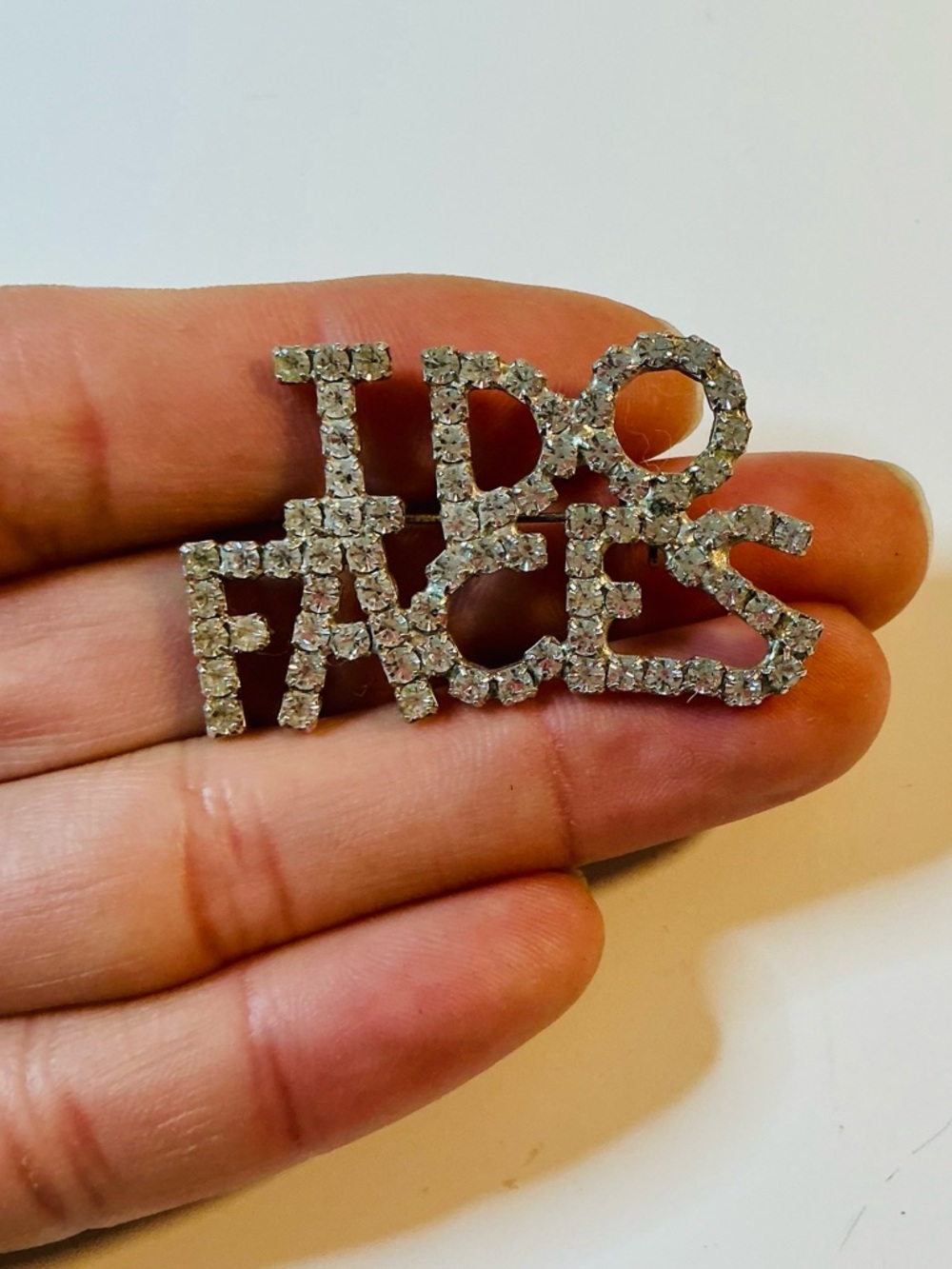 Makeup Artist Cosmetologist Crystal "I Do Faces" Brooch Pin - Silver Tone Bling